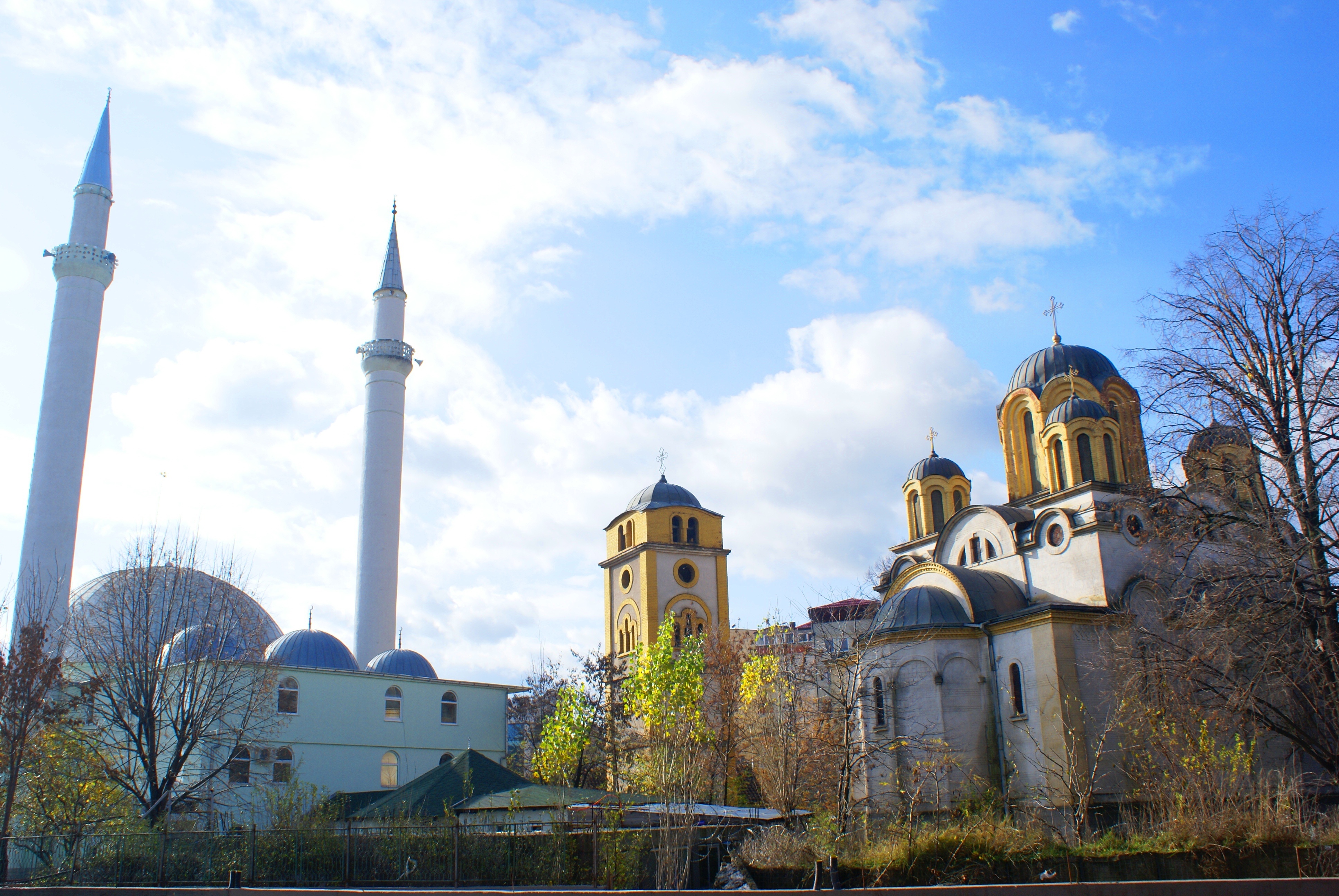 Ferizaj_Church_and_Mosque